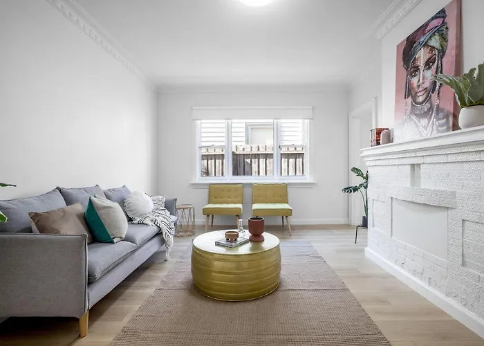 Cheerful 2-Bedroom Home In Moonee Ponds