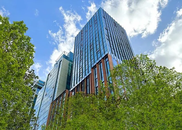 For Students Only - Prime Living At Victoria Market Studios In Melbourne