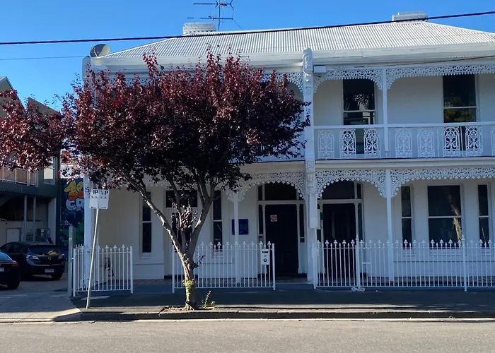 50 Green St Windsor