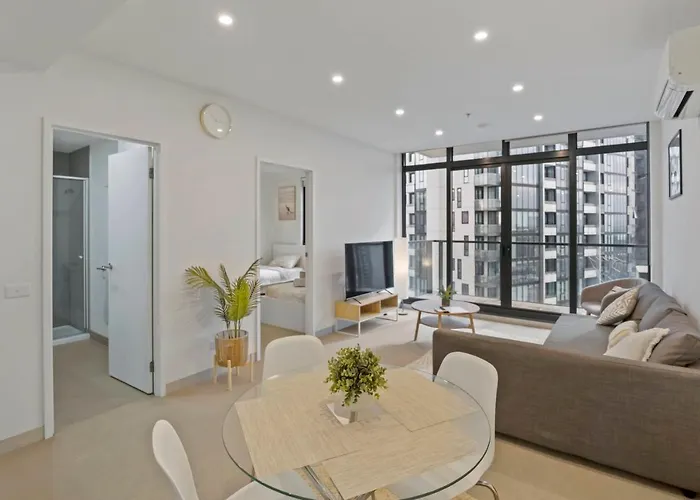 Southbank Apartment With Skyline View: 5-Min Walk To Crown Casino