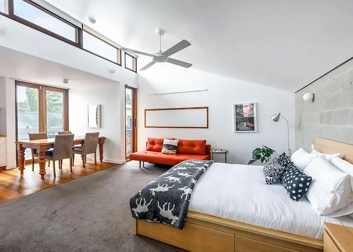 \'Studio 43\' Vintage Warehouse Vibes In Fitzroy North