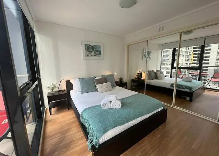Melbourne Cbd Apt With A C Balcony & Pool