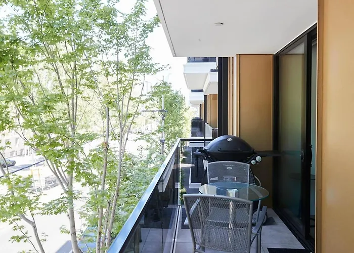 \'Modern Minimalism\' Slate Chic In The City