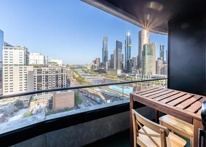 Aura2107, 2 Bedroom Apartment With Balcony, Stunning Yarra River And City Views