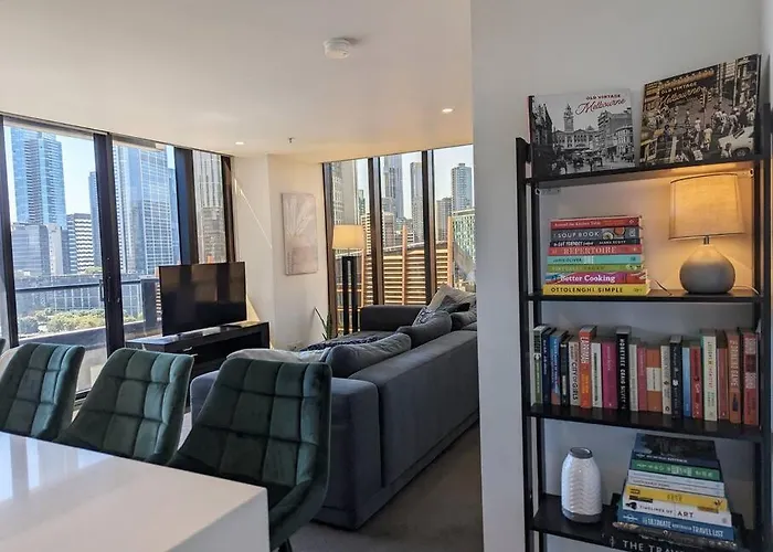 Breathtaking Views Of Yarra River And City Skyline With Free Parking Gym Access