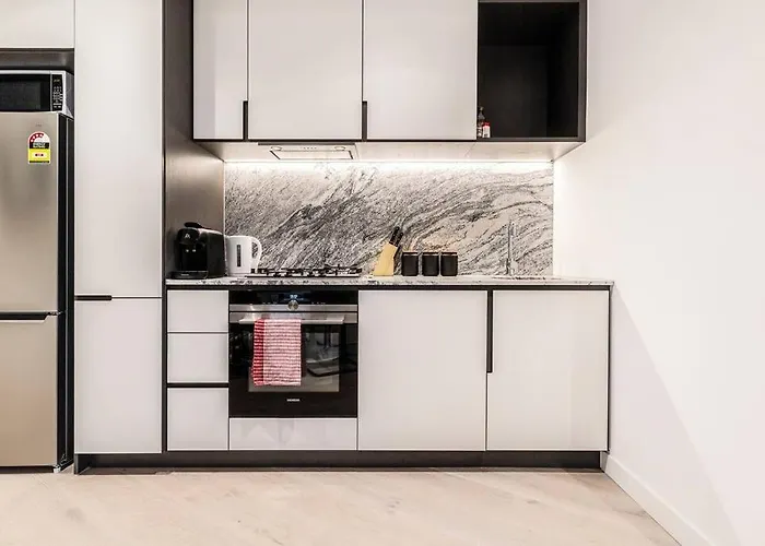 Brand New Apt In Best Cbd Area! 71Sqm, Green View