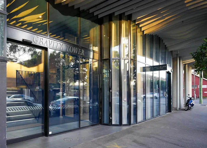 1 Brm 1 Bath, South Melbourne, Spacious, Balcony