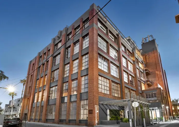 Chic Urban Loft In Prime Location