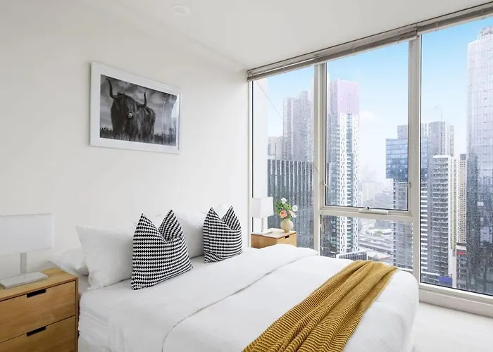 Comfy & Stylish 2Br Apt Next To Crown City Views