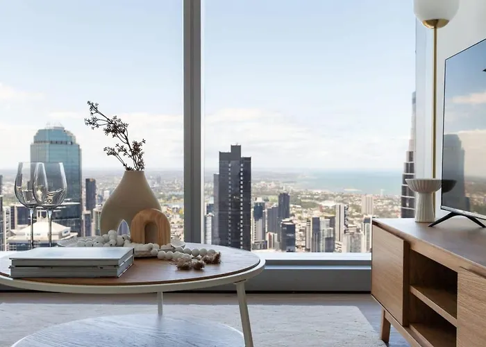 A 2Br Apt With Stunning City Views Free Parking
