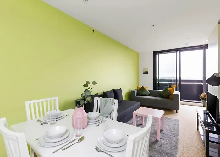 Cozy 2Br Apt Near Melbourne Central W City Views
