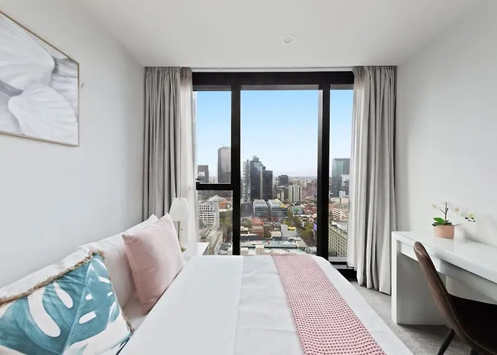 A Chic 2Br Apt Near Melbourne Cbd W Free Parking