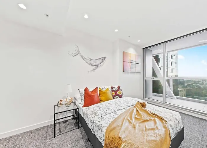 A Lux & Cozy Apt Next To Southern Cross Station