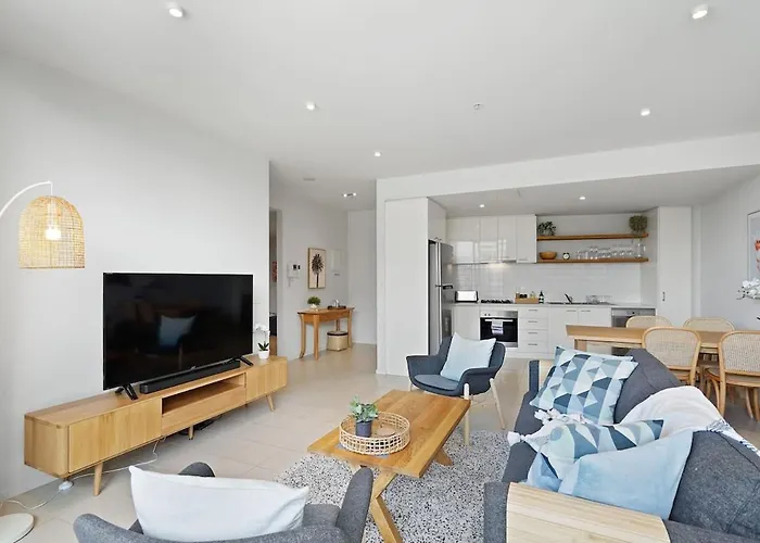 A River-Side 2Bdm Footscray Oasis + Parking