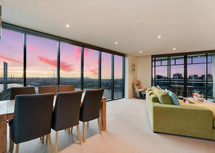Luxury -3B2B2C Harbour View & Skyline Apartment
