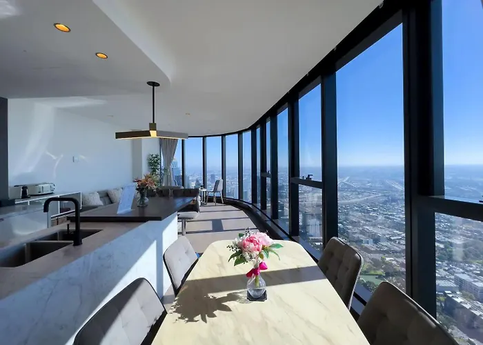 Lvl 76 Skyline Modern Luxury 3 Bedroom In Melbourne Cbd