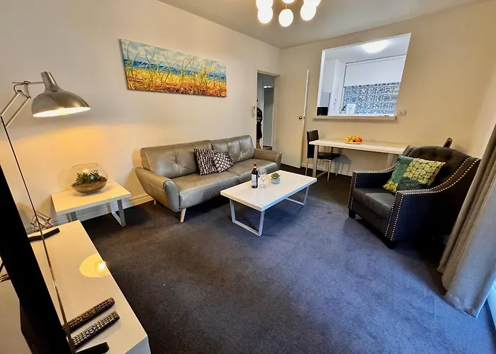 1 Bdrm With Parking, Walk To Beach