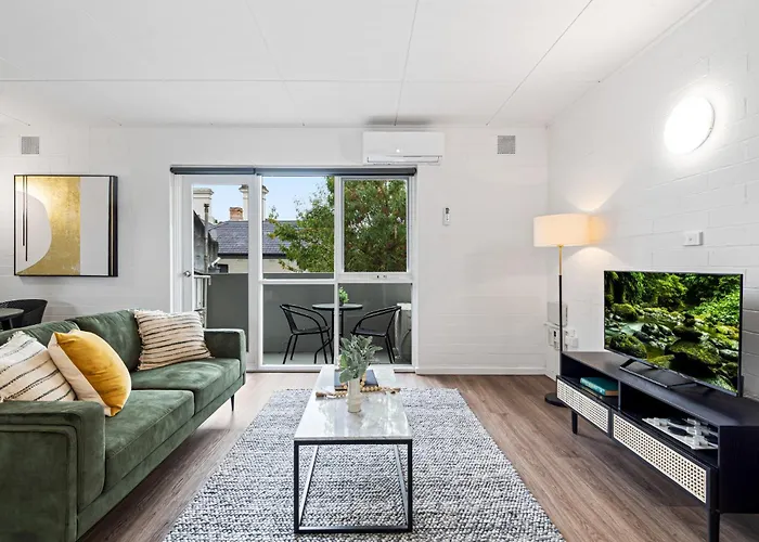 Tasteful 1-Bed Apartment With Balcony Seating