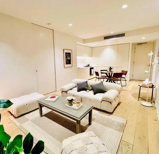 2Bed Free Park Toorak Station
