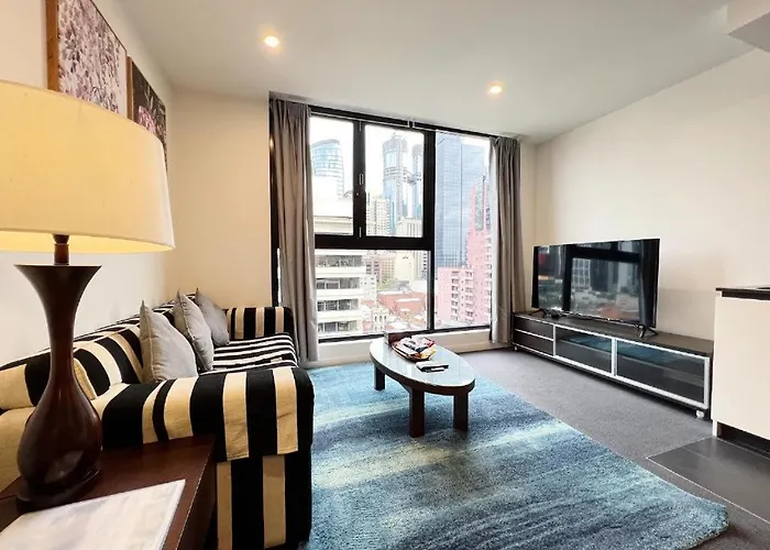 Spacious Family Home On Bourke City Centre