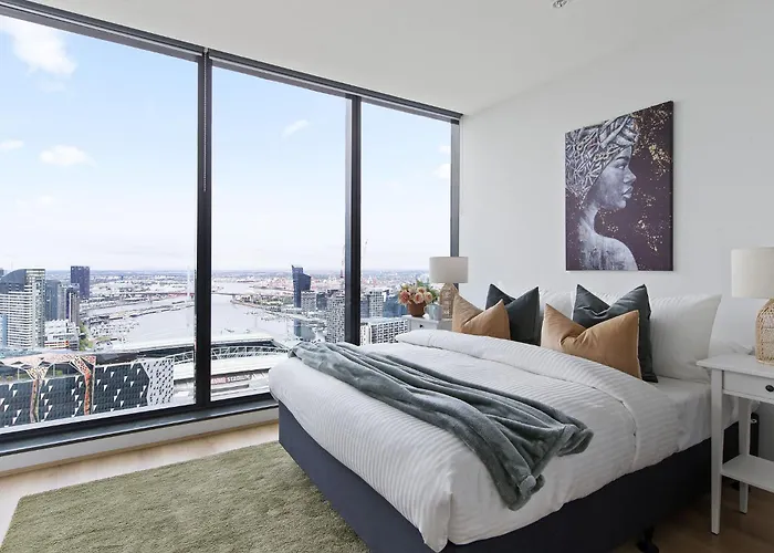 A Cozy 2Br Apt With Harbour Views Free Parking
