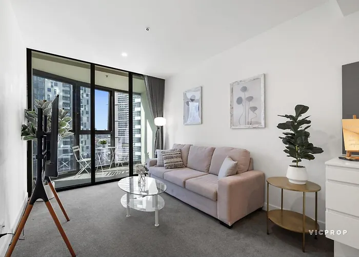 Superb City View 2B1B Next To Crown