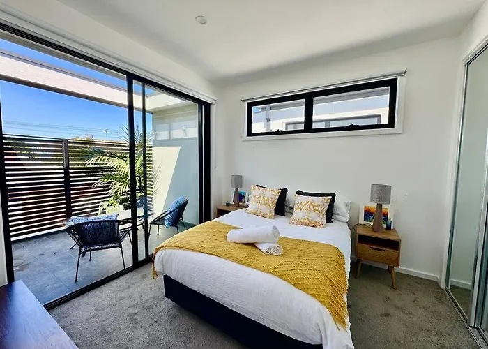 Footscray City Retreat - Full House & Parking
