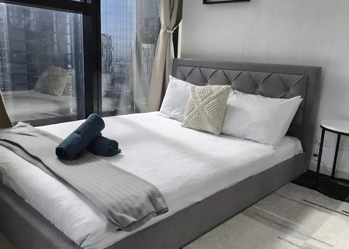 Cozy Cbd 2 Bedroom Apartment With Car Park