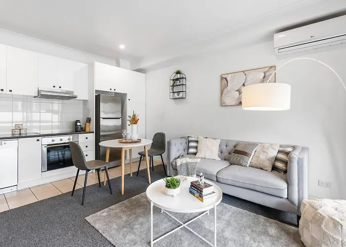 Cozy 1 Bedder In St Kilda With Balcony