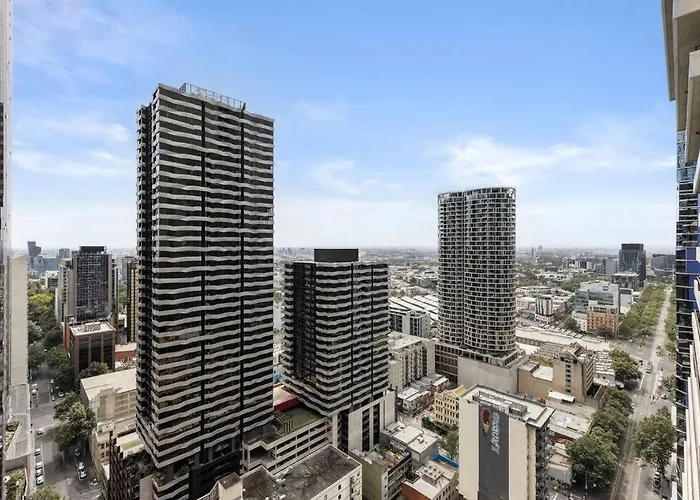 City View 2 Bedroom Apartment In The Heart Of Melbourne