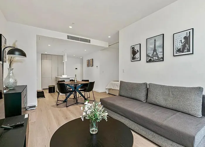 Luxury Apartment In Melbourne