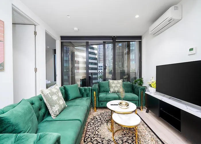 Luxury Apartment Free Car Park, Pool, Gym, Sauna, Steam Room