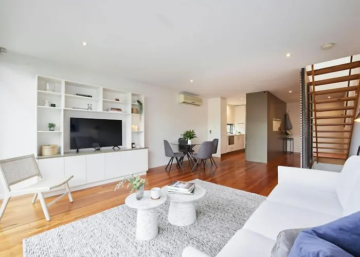 Lovely 2 Bedroom Apartment In Carlton