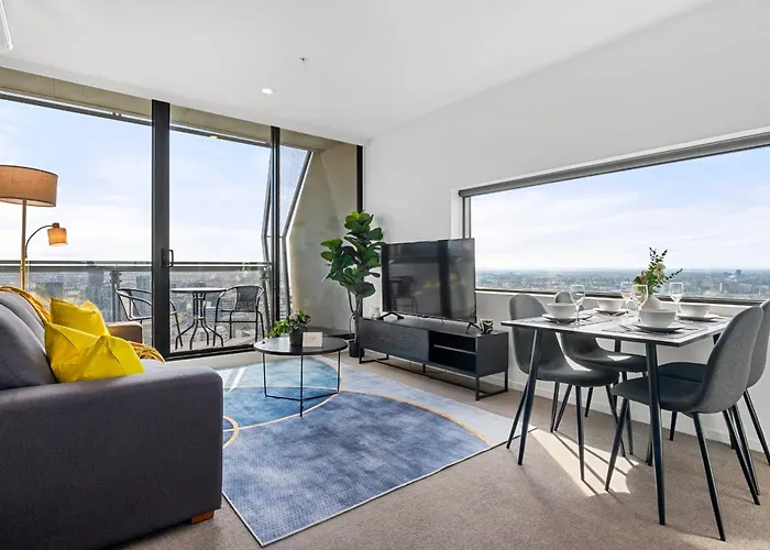 Breathtaking Views At Spacious Apartment In Melbourne Cbd With Gym