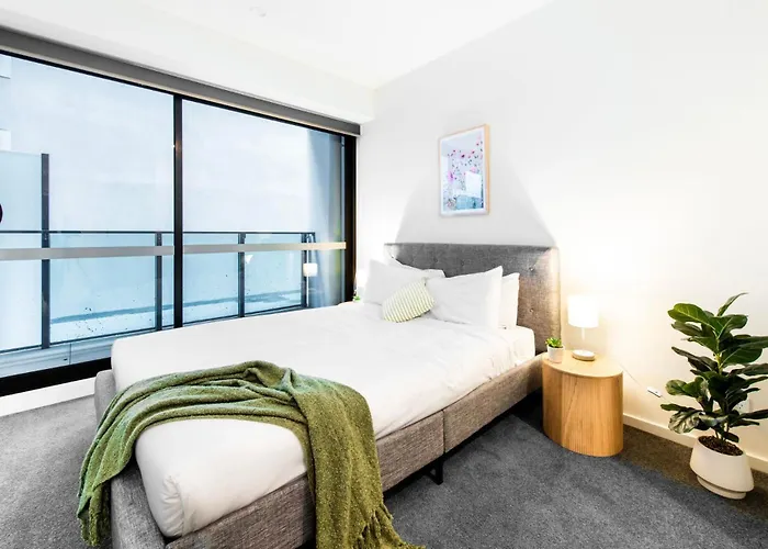 Workers Retreat Across From Essendon Station
