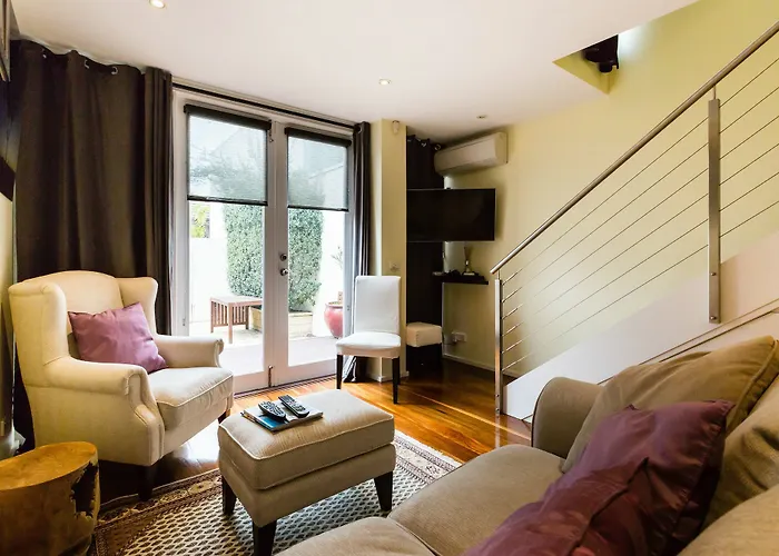 Alexander, 2Bdr South Melbourne House