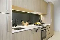 Melbourne Fully Self Contained Modern 1 Bed Apartment 4505A