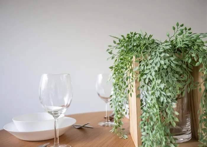 Elegant Stylish Living@Mooneeponds Wifi/Parking