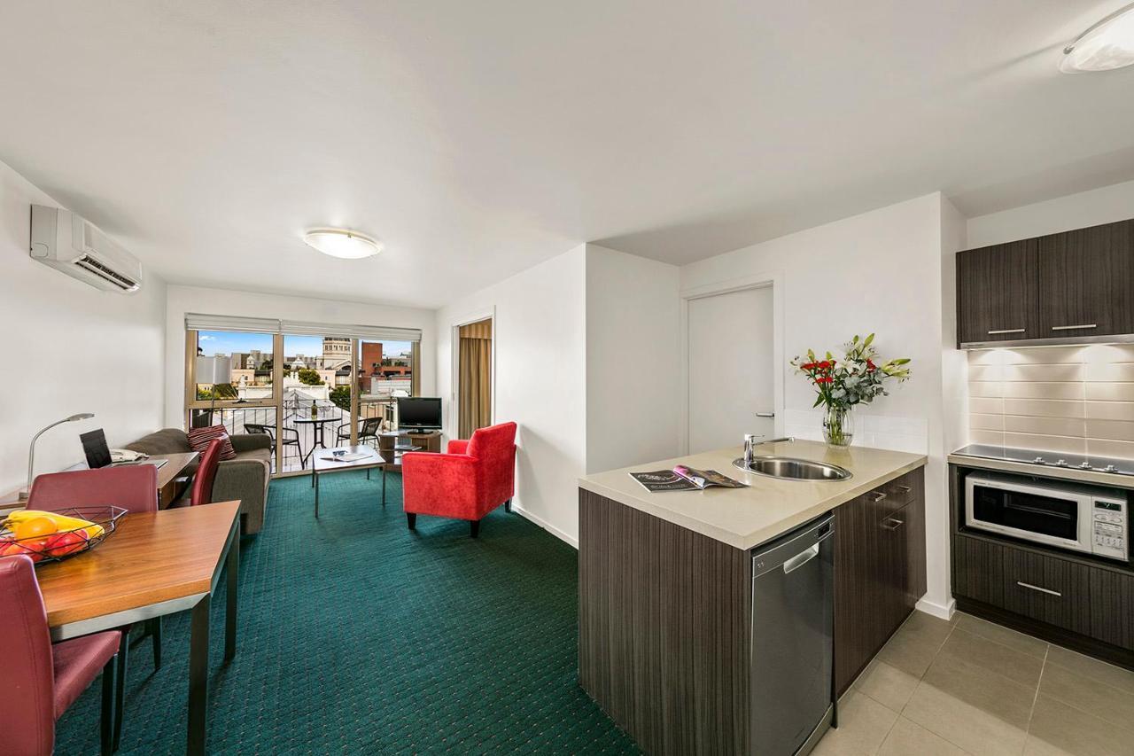Carlton Official 4*