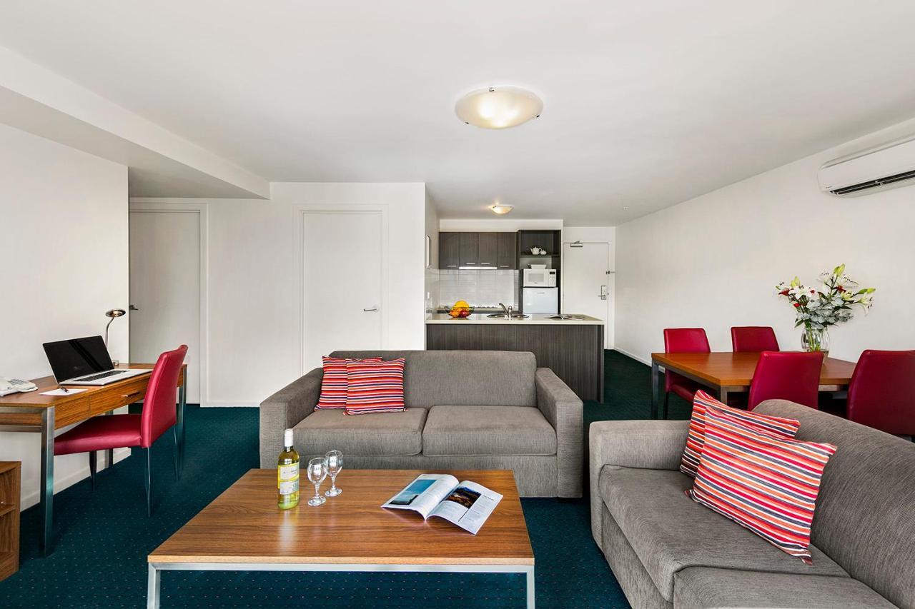 Carlton Official 4*