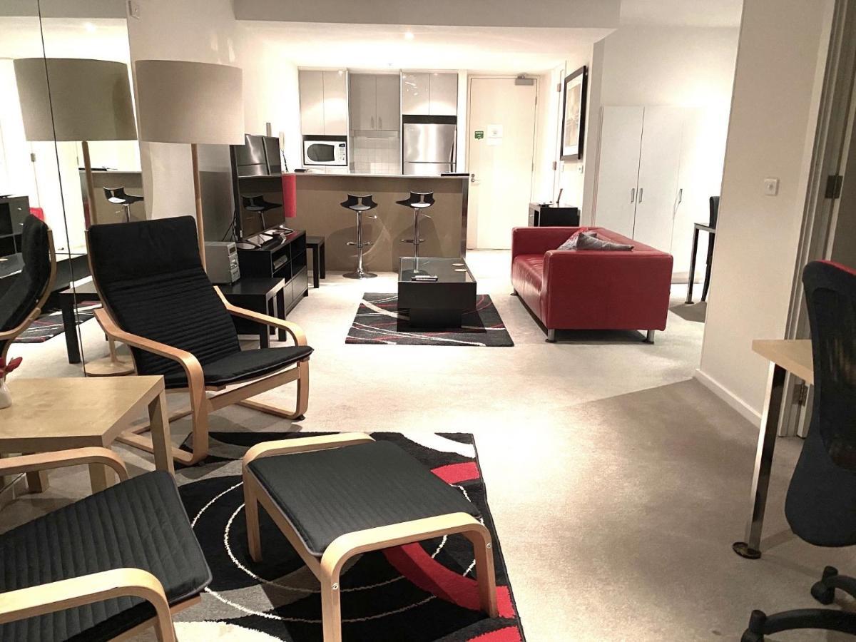Staycentral - Spacious Seaviews Port Apartment *