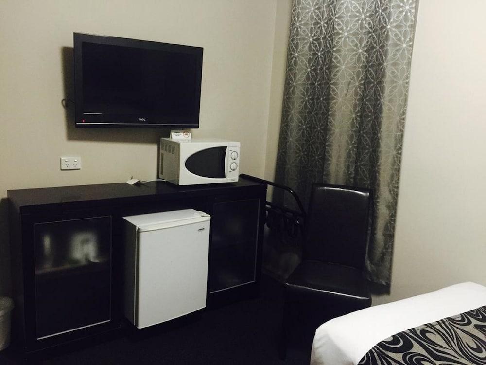 Square Hotel 3*