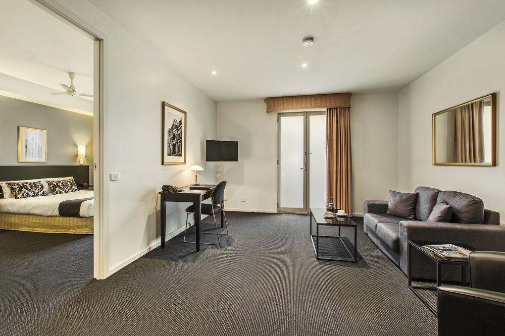 Quest Prahran Aparthotel 4*