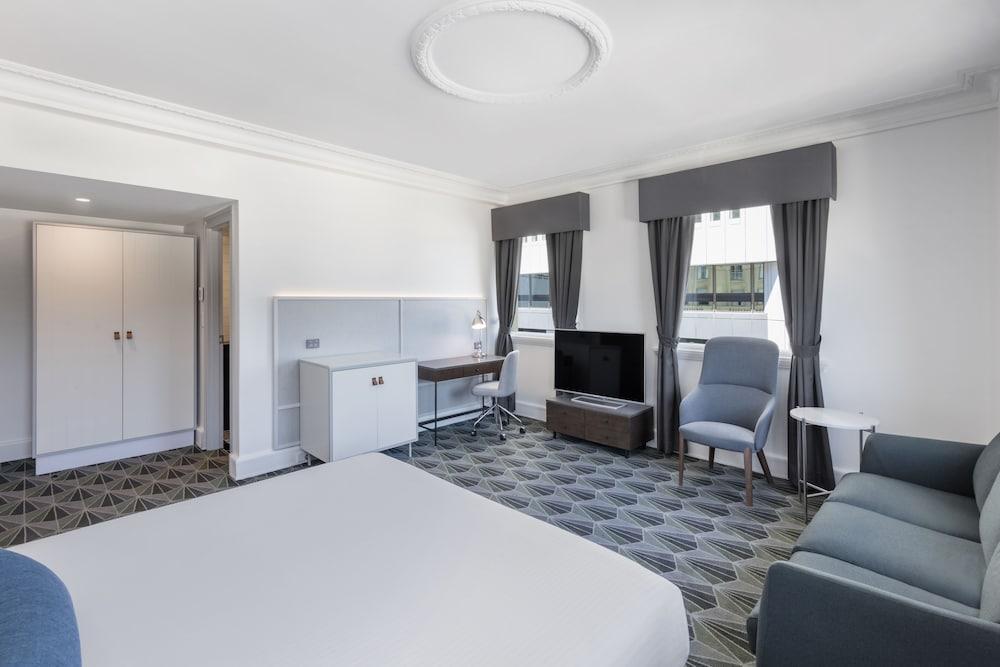 Hotel The Savoy On Little Collins Melbourne