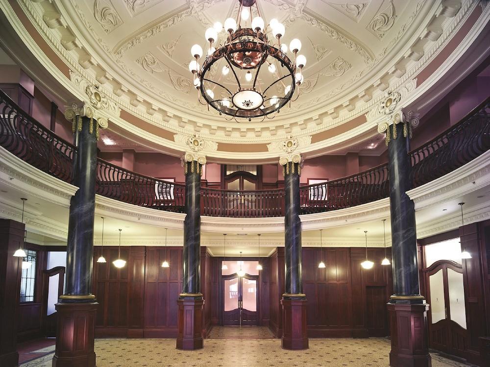 Rendezvous Hotel