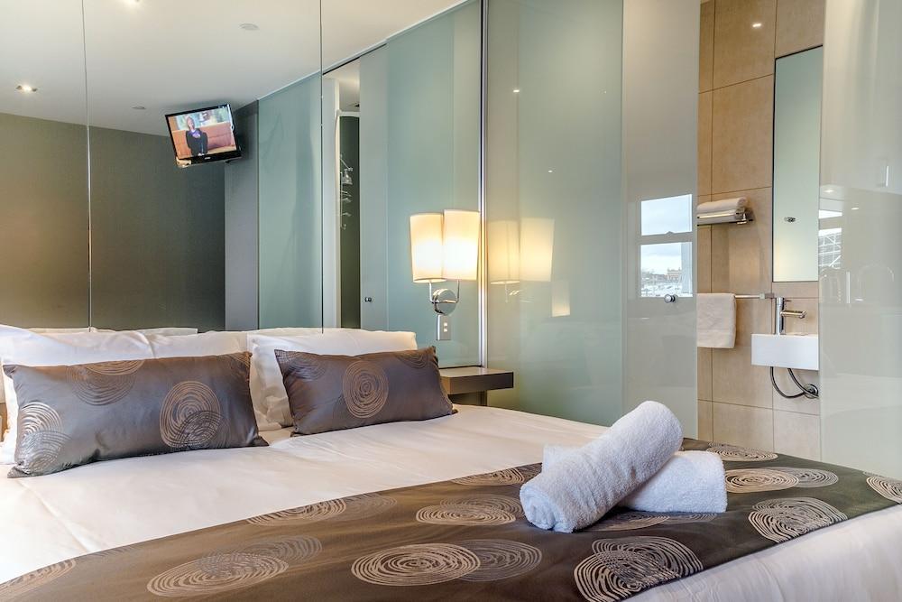 Melbourne Vivo Aparthotel 4*