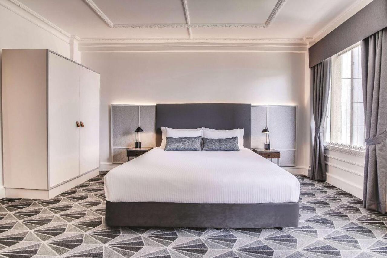 Hotel The Savoy On Little Collins 4*