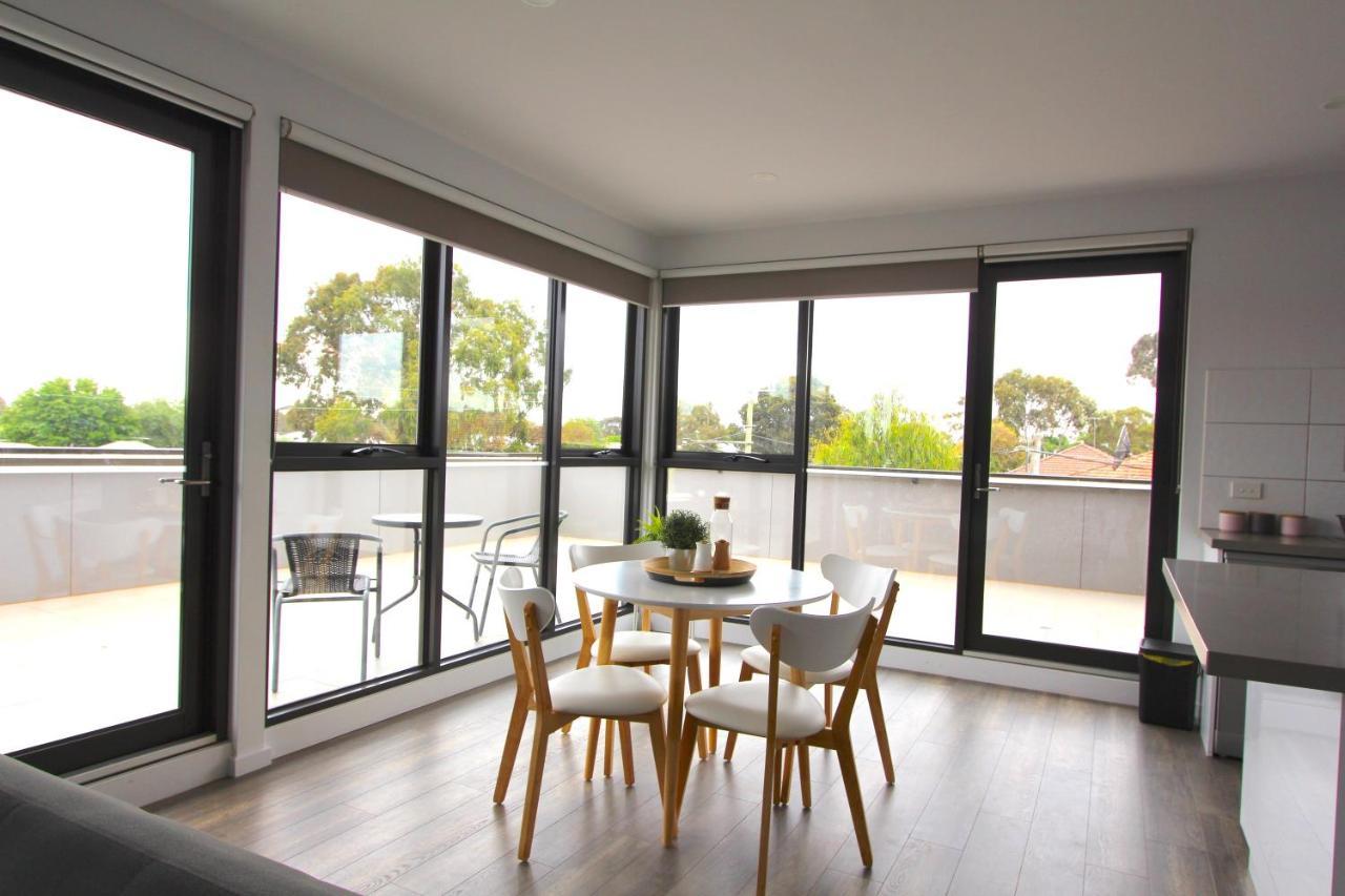 Staycentral - Heidelberg Heights Penthouse Apartment