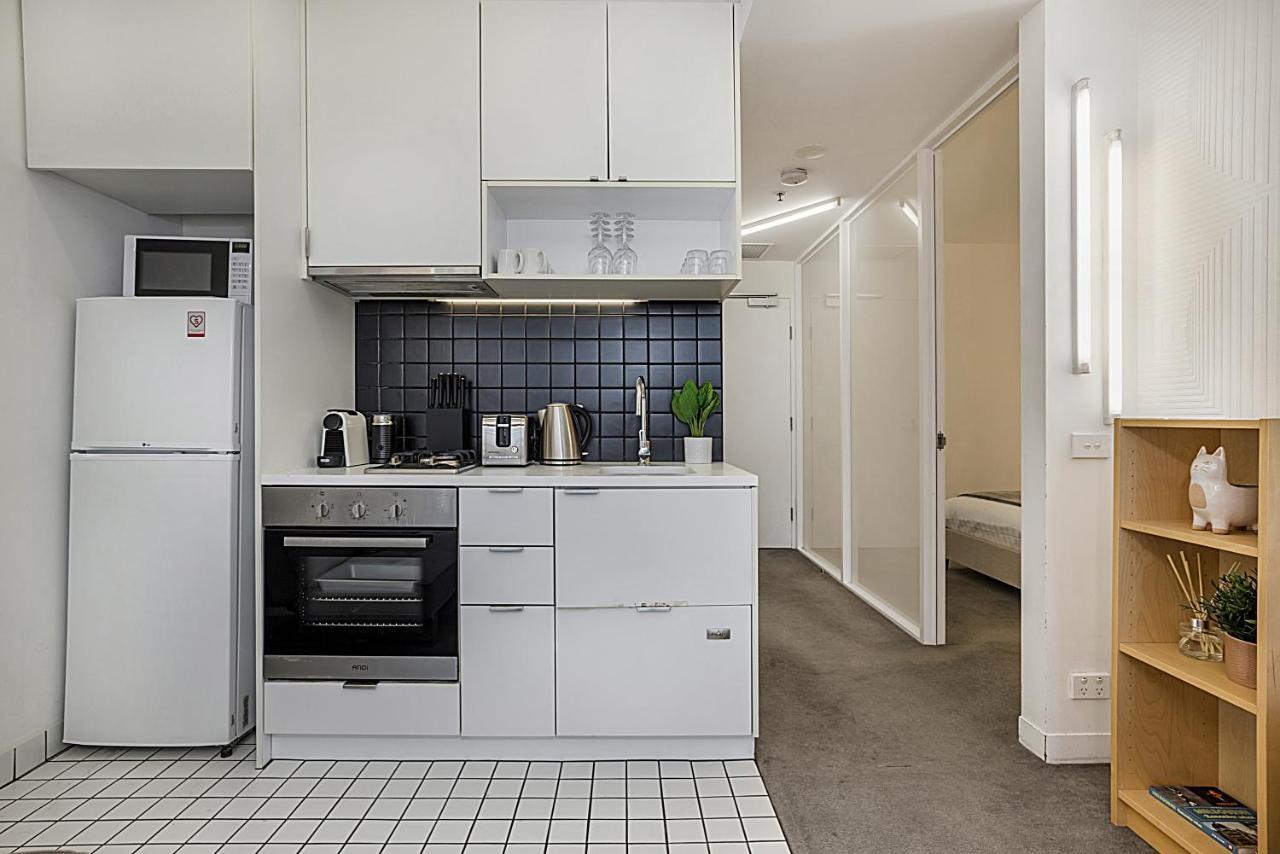 2-bed Unit Metres From Cbd Malls, Dining & Sights Apartment Melbourne