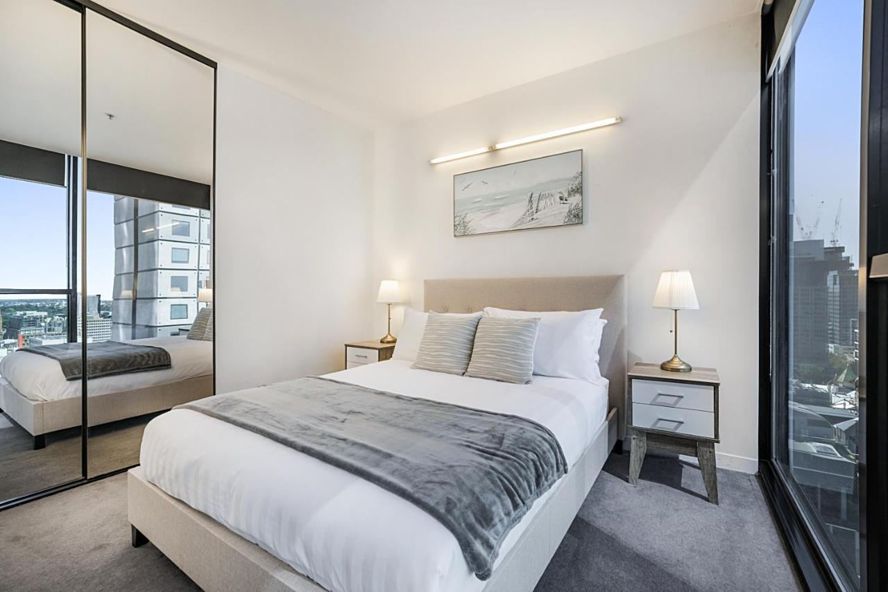 Apartment 2-bed Unit Metres From Cbd Malls, Dining & Sights
